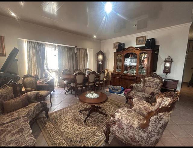 2 BEDROOM TOWNHOUSE FOR SALE IN MEYERVILLE